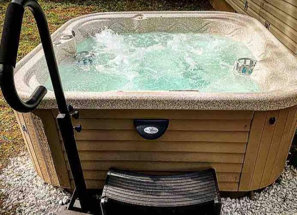 {Hot Tub In Ranch} Mins To Airport/Uofr/Strng/Dwtn Villa Rochester Eksteriør bilde