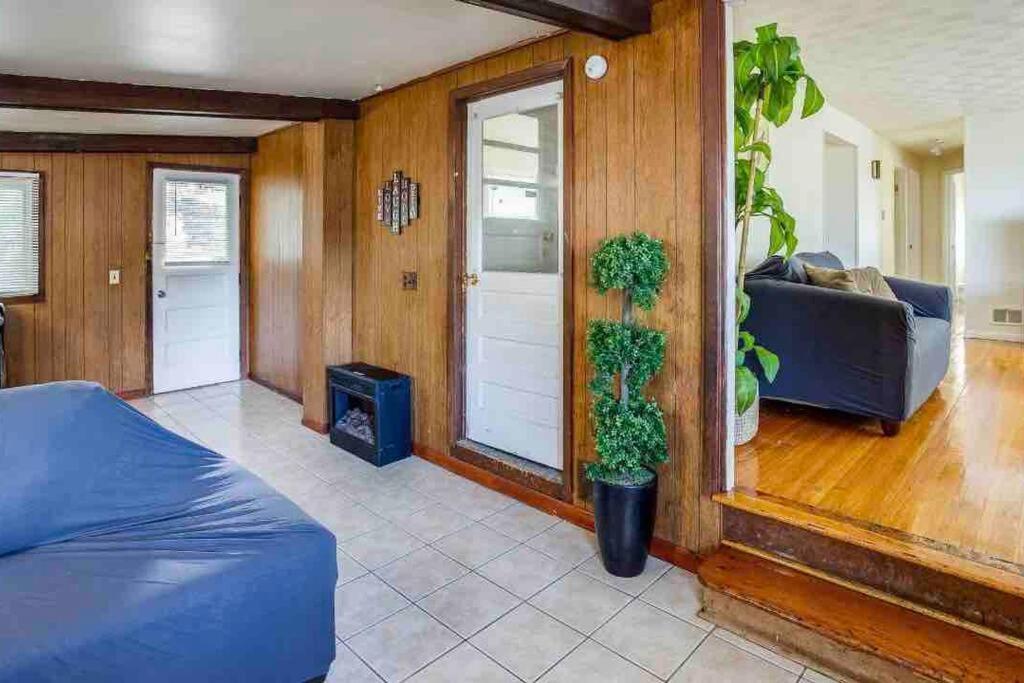 {Hot Tub In Ranch} Mins To Airport/Uofr/Strng/Dwtn Villa Rochester Eksteriør bilde